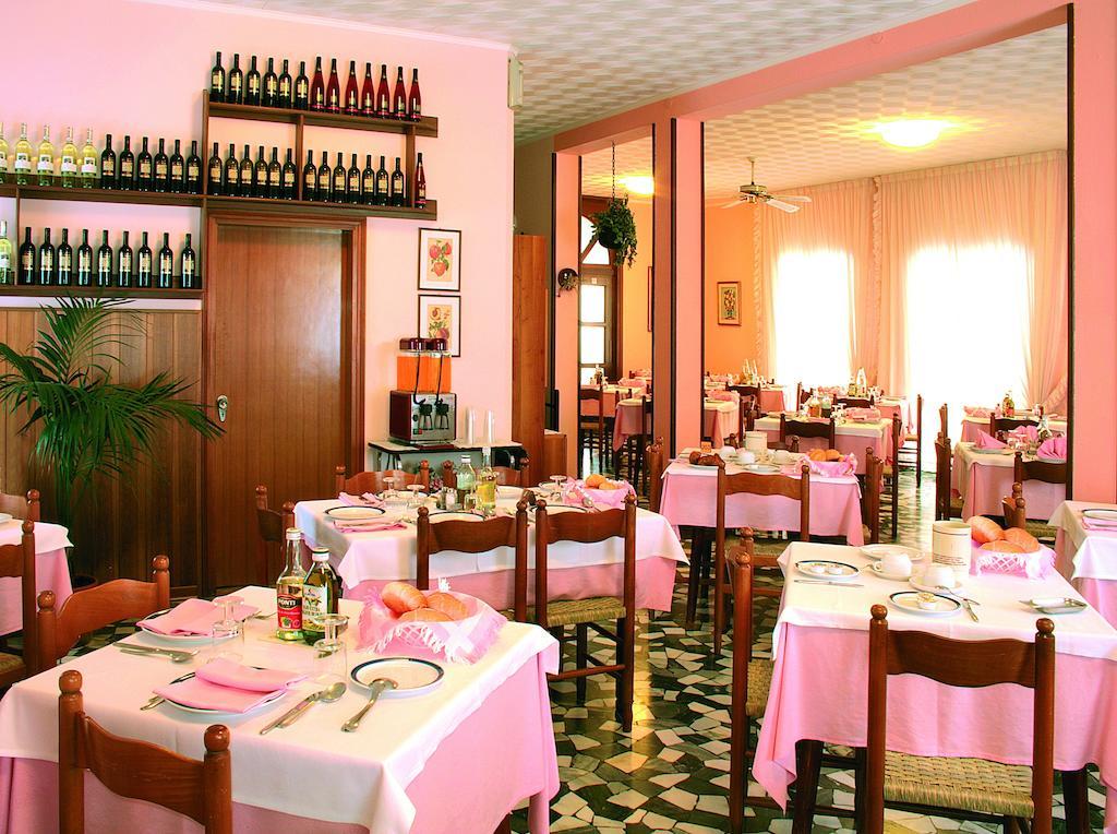 Hotel Edera Lido di Jesolo Exterior photo